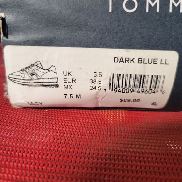 NEW!! TOMMY HILFIGER TENNIS SHOES - Picture 5 of 5